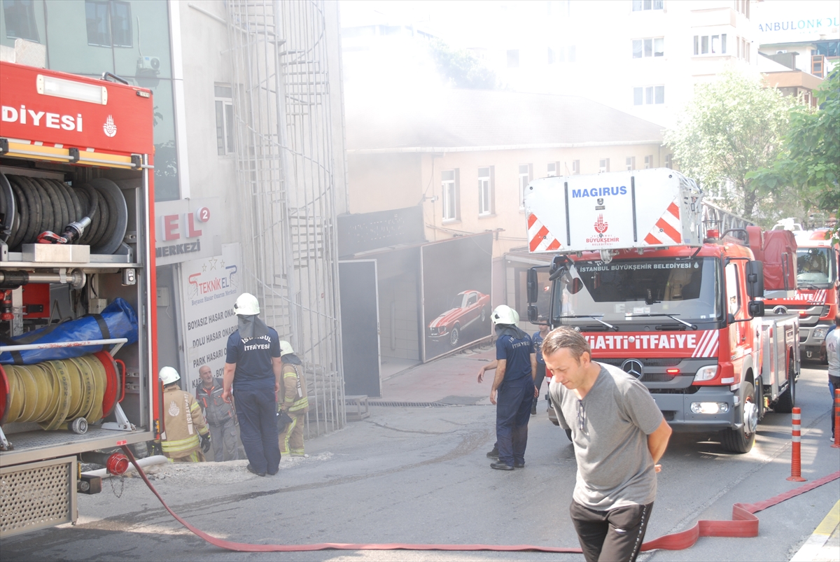 Maltepe'de Otomobil Bakım Merkezinde Yangın Çıktı Çıkan Yangın Söndürüldü