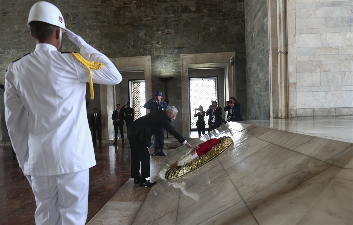 Malezya Başbakanı Anıtkabir'i Ziyaret Etti