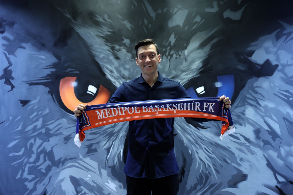 Mesut Özil Başakşehirde!