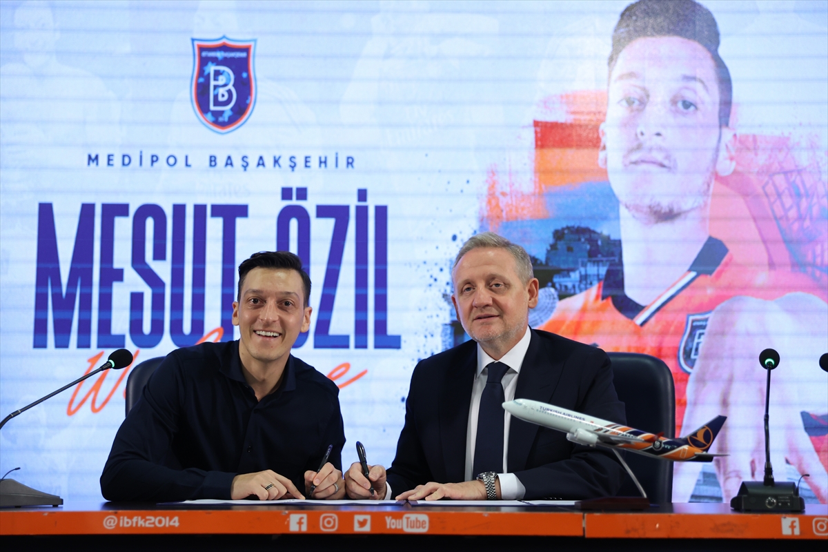 Mesut Özil Başakşehirde!