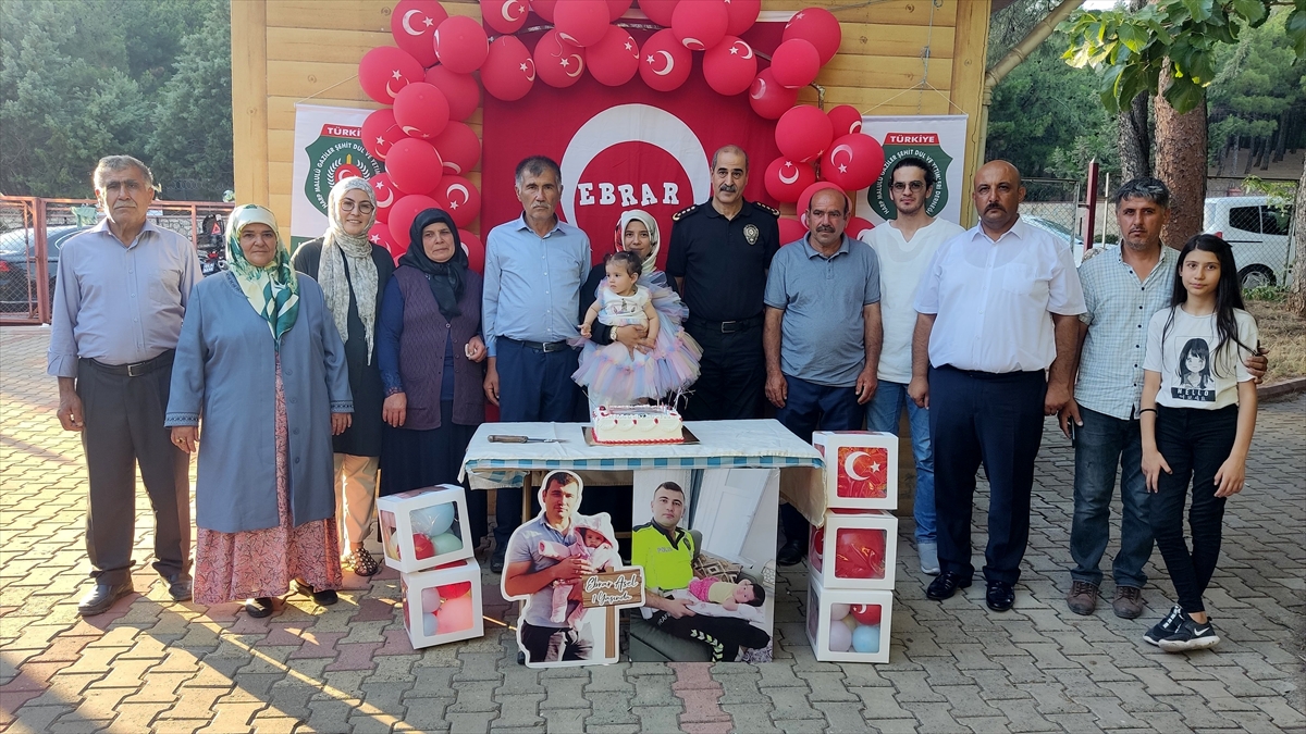 Kahramanmaraş'ta şehit polisin 1 yaşına giren kızı için doğum günü sürprizi