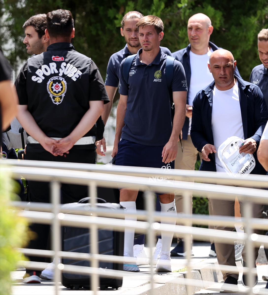 Fenerbahçe, Dinamo Kiev Maçı İçin Polonya'ya Gitti
