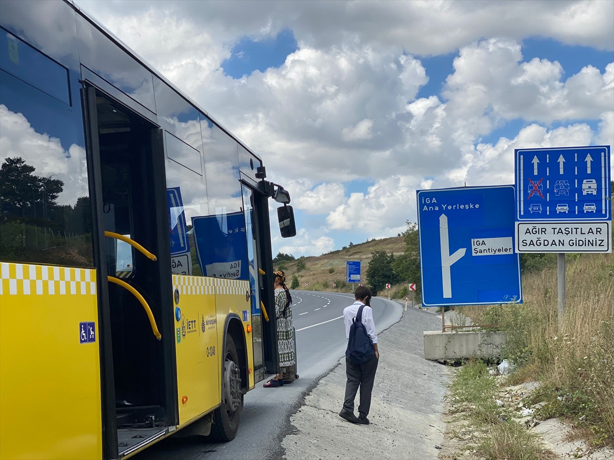 İETT Otobüsünün Arızalanması Nedeniyle İstanbul Havalimanı Yolcuları Yolda Kaldı