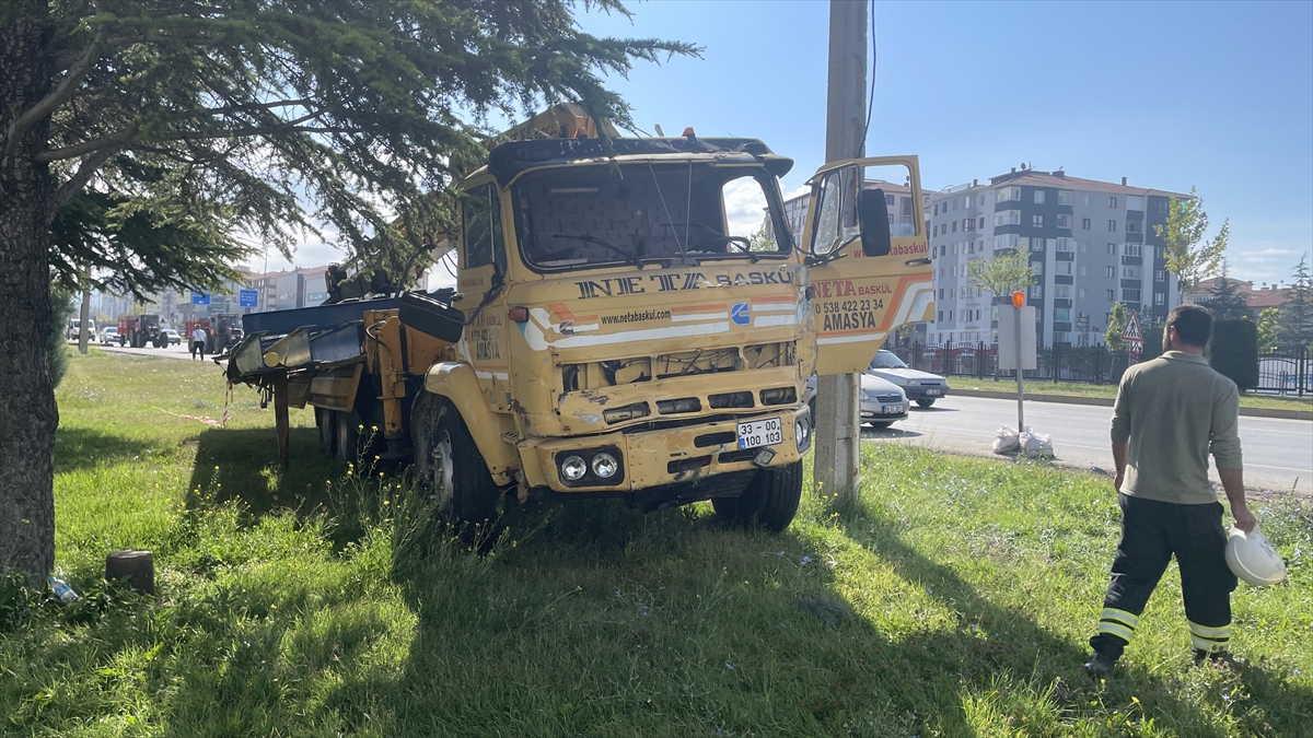 Çorum'da Freni Patlayan Vincin Kaldırımda Çarptığı İki Yaya Hayata Gözlerini Yumdu