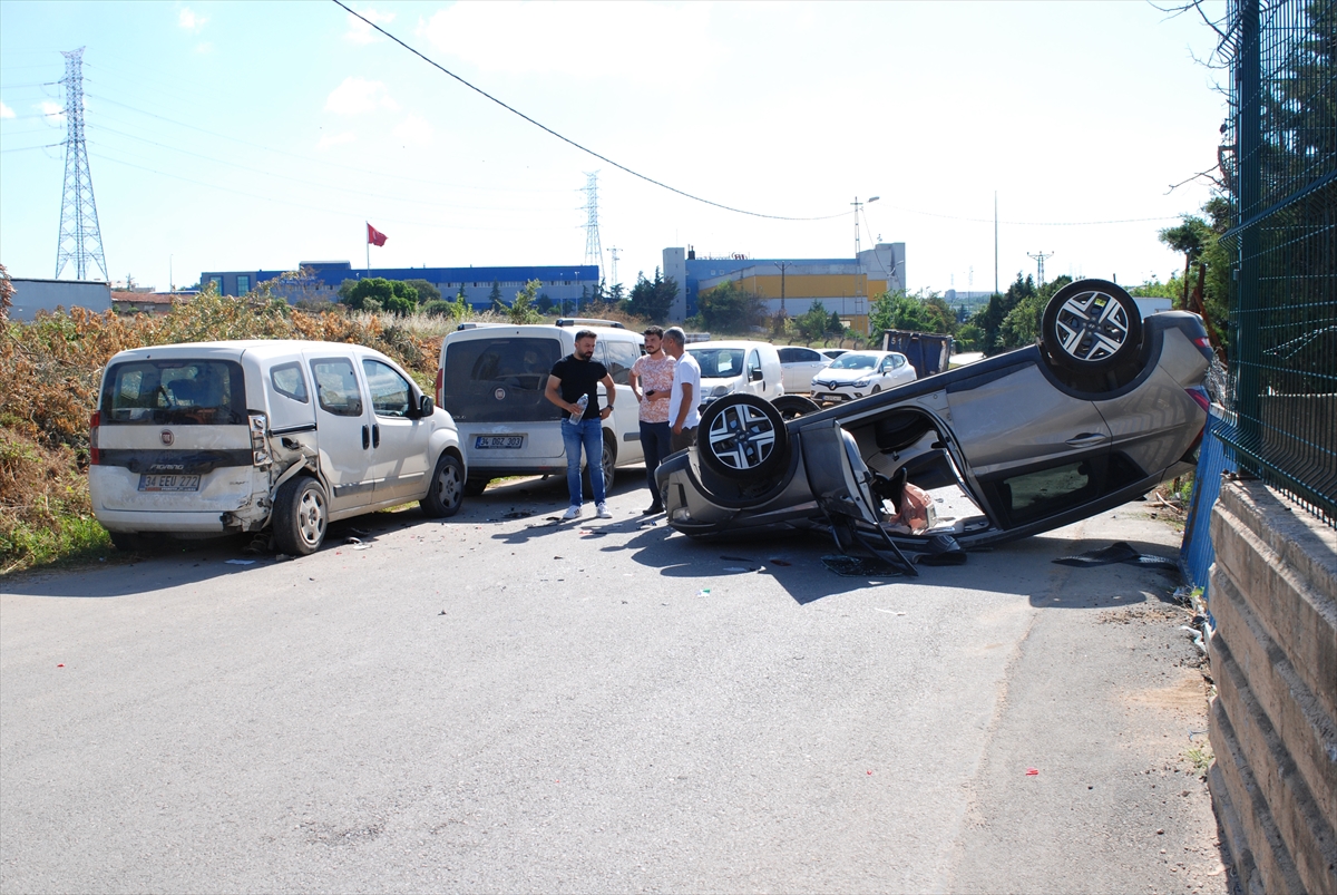 Tuzla'da Otomobil Devrildi! Sürücü Yaralandı