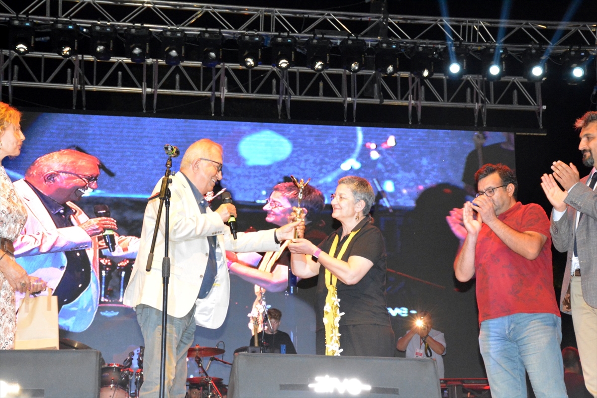Zonguldak'ta Yirmi7, Melek Mosso ve Haluk Levent Konser Verdi