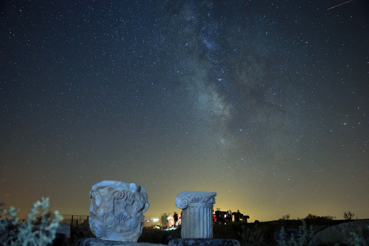 Blaundos Antik Kenti gece fotoğraf tutkunlarını ağırlıyor