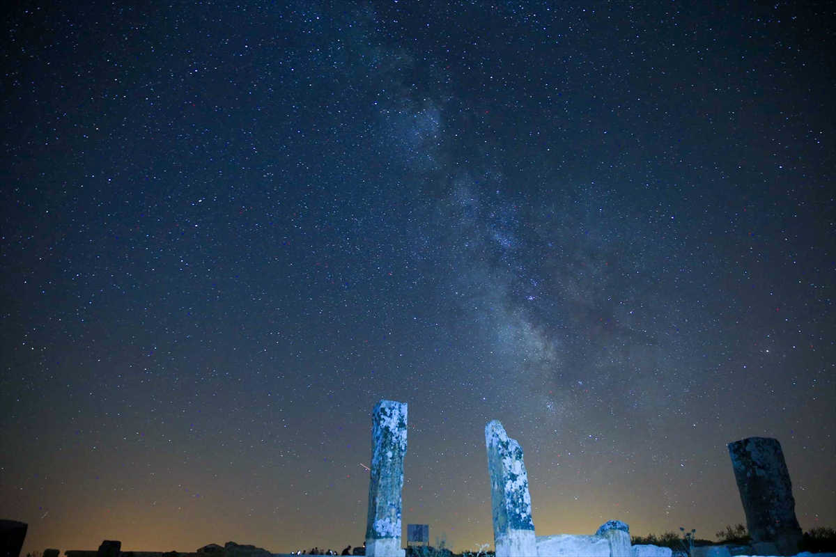 Blaundos Antik Kenti gece fotoğraf tutkunlarını ağırlıyor