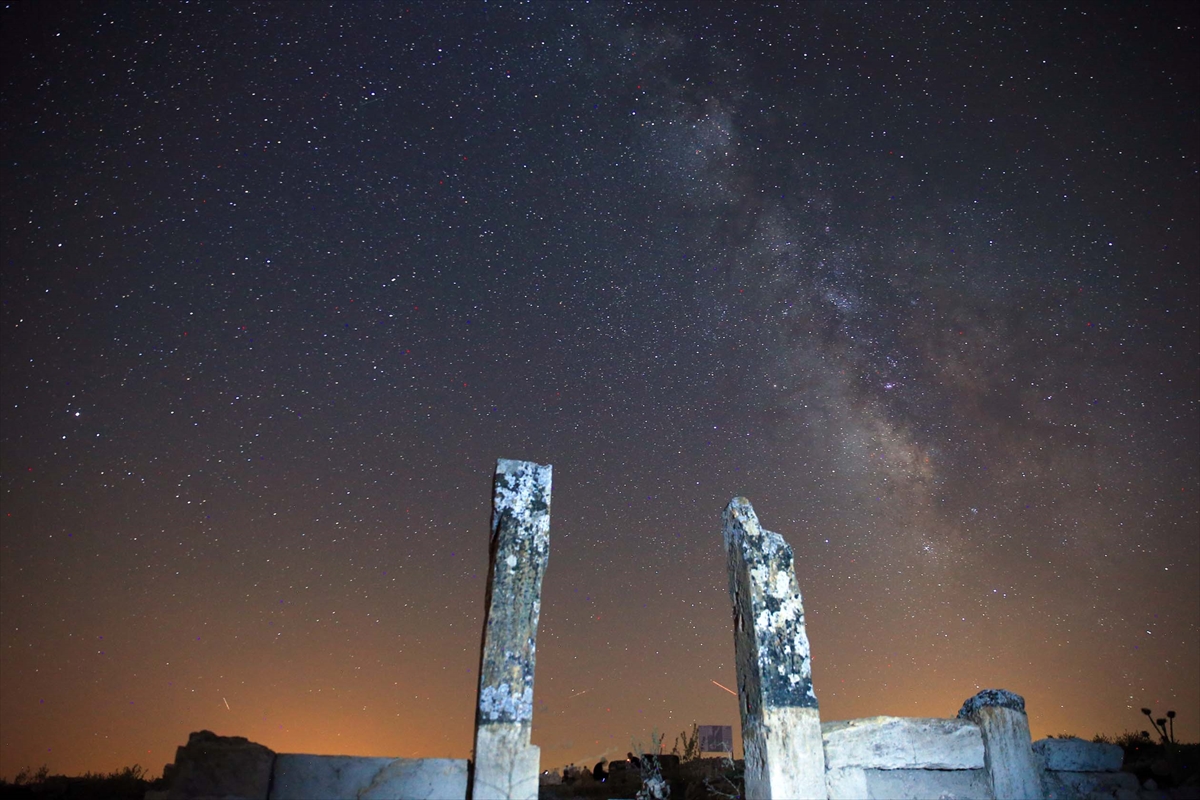 Blaundos Antik Kenti gece fotoğraf tutkunlarını ağırlıyor