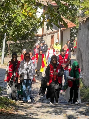 Karabük'te Türk Kızılay Üyeleri Sağlıklı Yaşama Dikkati Çekmek İçin Yürüdü