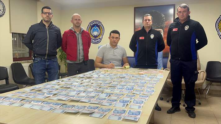 Yalova'da Zabıta Denetiminde Dilencinin Üzerinden 12 Bin Lira Çıktı