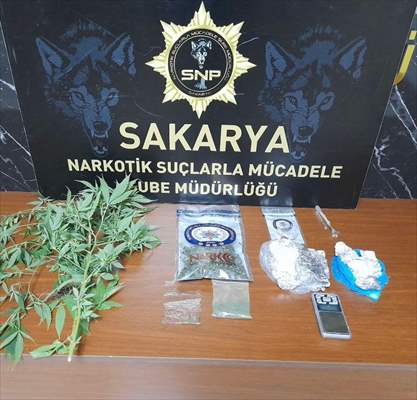 Sakarya'da Uyuşturucu Operasyonlarında Yakalanan 4 Zanlı Tutuklandı