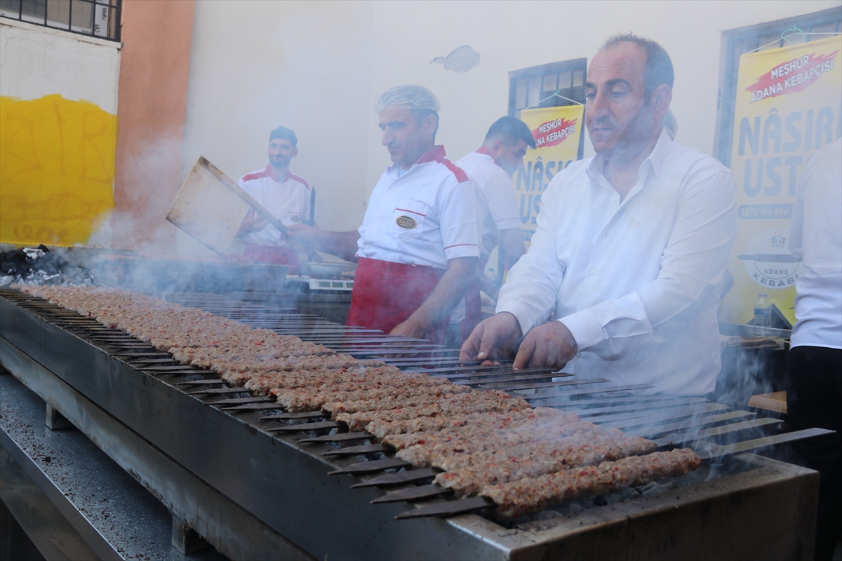 Diyarbakırlı Kebapçı, Mangalını Köy Çocukları İçin Yaktı 