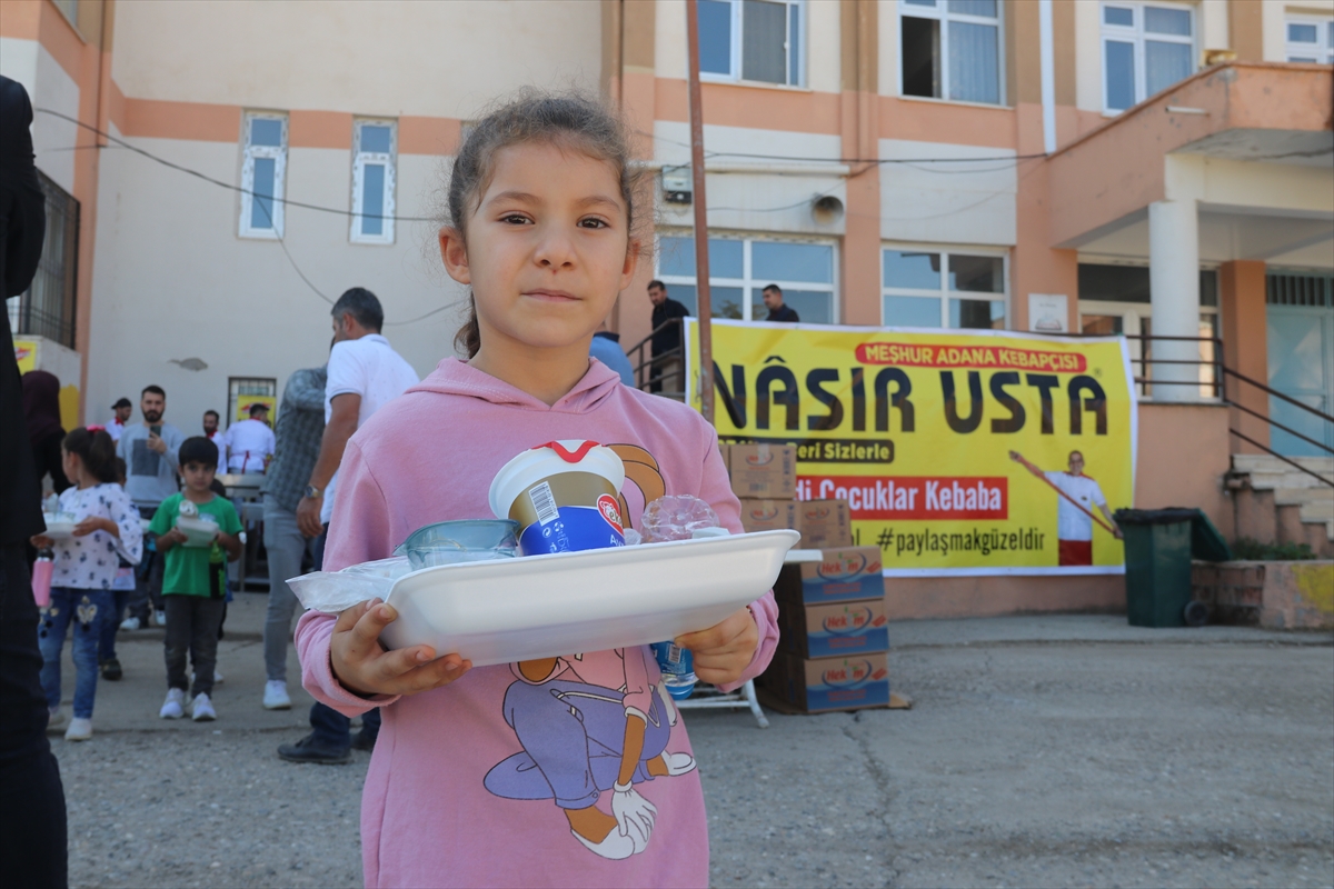 Diyarbakırlı Kebapçı, Mangalını Köy Çocukları İçin Yaktı 