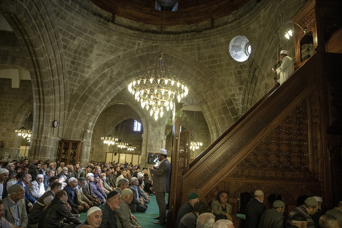 Erzurum'da İşitme Engellilere Cuma Hutbesi 