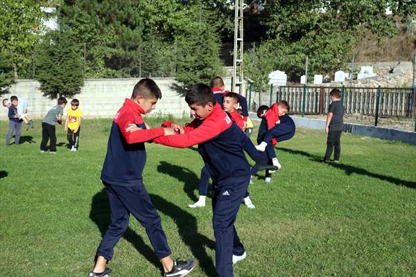 Efsane Hüseyin Akbaş'ın Memleketinde Yeni Güreşçiler Yetişiyor