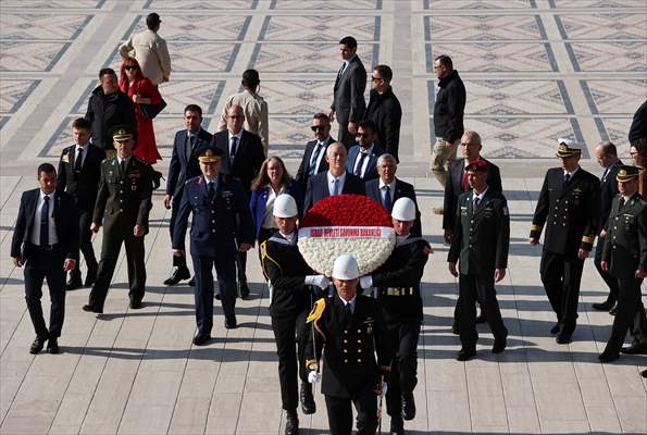 İsrail Savunma Bakanı Gantz, Anıtkabir'i Ziyaret Etti