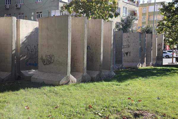  Müzeye Dönüştürülecek Diyarbakır Cezaevinin Etrafındaki Beton Bloklar Kaldırılıyor