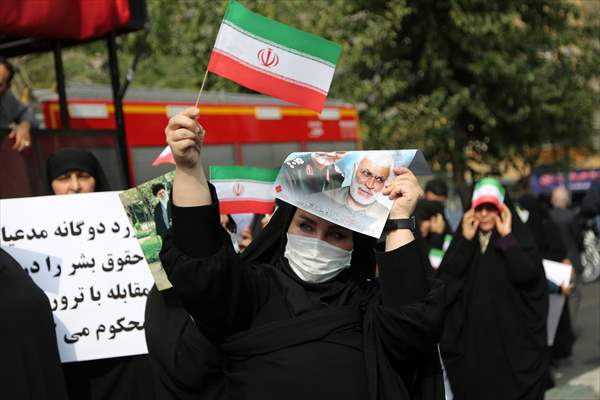 Tahran’da Almanya'ya Tepki Gösterisi