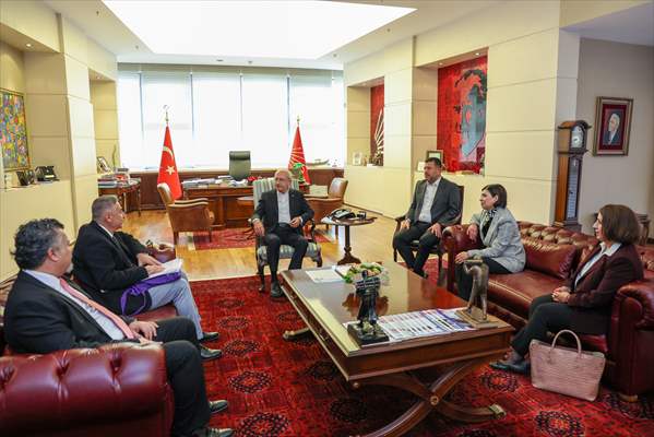 CHP Genel Başkanı Kılıçdaroğlu, TTB İkinci Başkanı Ökten'i Kabul Etti