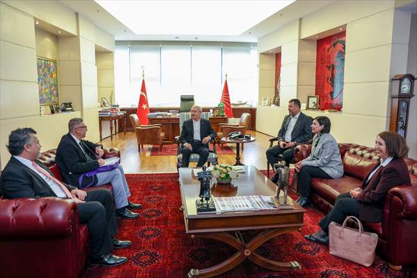 CHP Genel Başkanı Kılıçdaroğlu, TTB İkinci Başkanı Ökten'i Kabul Etti