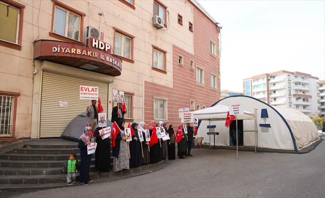 Diyarbakır Annelerinin Oturma Eylemine Bir Aile Daha Katıldı