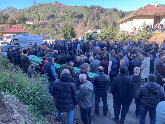 Kocaeli'deki Kazada Hayatını Kaybeden Çift İle Oğullarının Cenazeleri Defnedildi