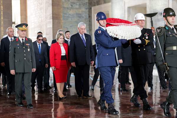 Küba Devlet Başkanı Bermudez, Anıtkabir'i ziyaret etti