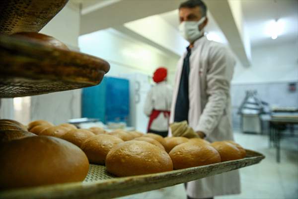 Adana'da Öğretmenevi Ve Pansiyonlu Okulların Ekmeği Meslek Liselilerinden