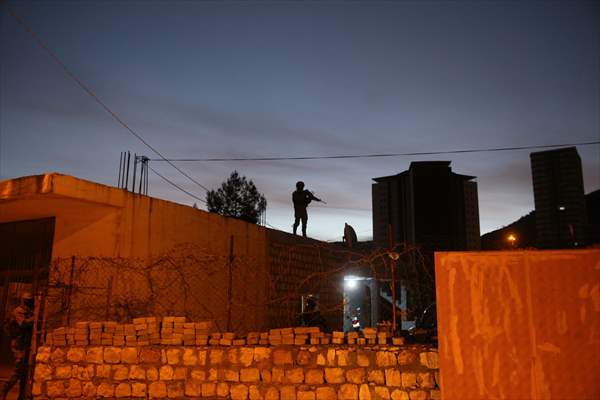 Mardin'de uyuşturucu satıcılarına şafak baskını