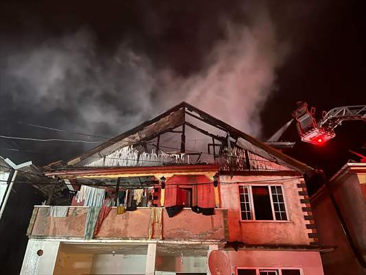 Sakarya'da Evde Çıkan Yangın Söndürüldü