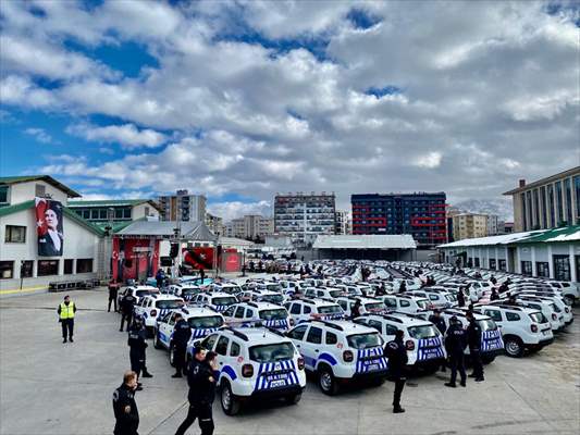 İçişleri Bakanı Soylu, Van'da Araç Teslim Törenine Katıldı: