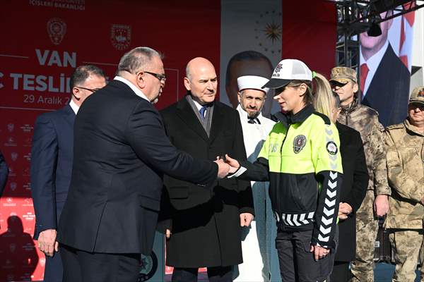 İçişleri Bakanı Soylu, Van'da Araç Teslim Törenine Katıldı: