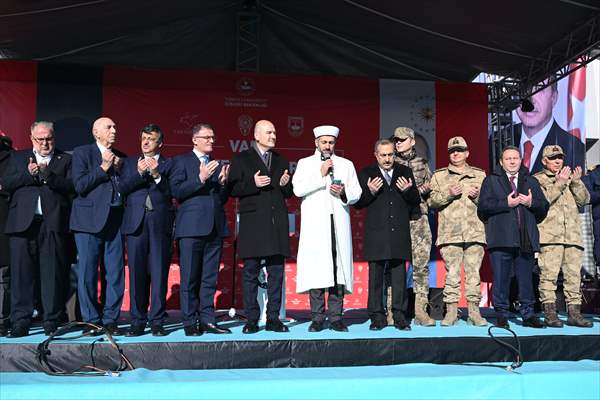 İçişleri Bakanı Soylu, Van'da Araç Teslim Törenine Katıldı: