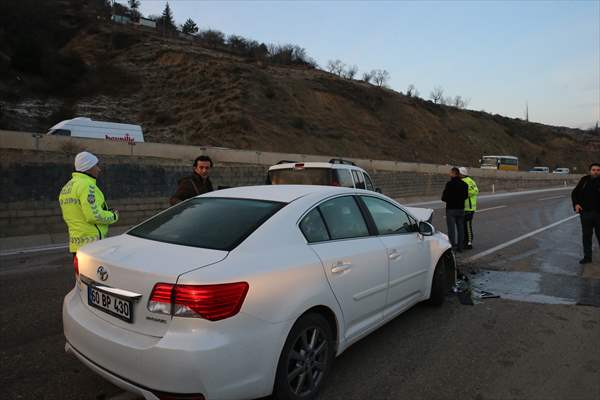 Tokat'ta 5 Aracın Karıştığı Kazada 9 Kişi Yaralandı