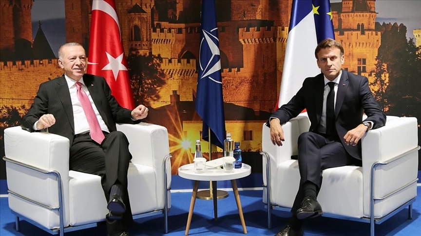 Cumhurbaşkanı Erdoğan'ın Fransa Cumhurbaşkanı ile görüşmesi başladı