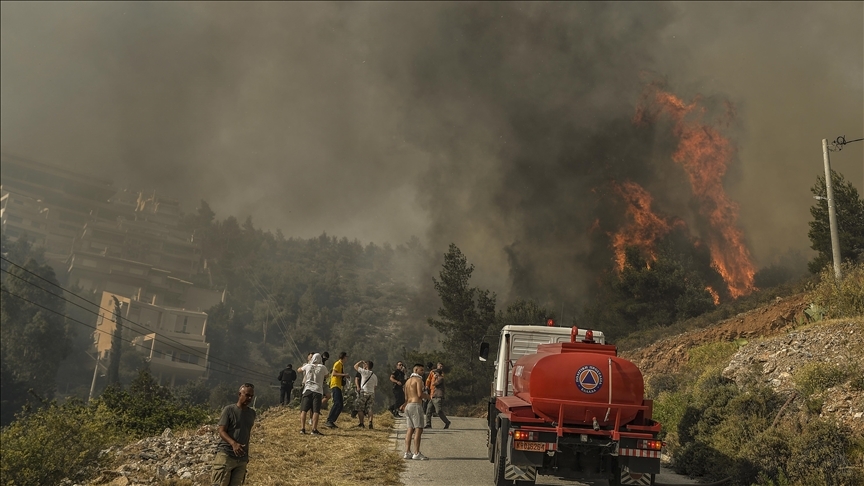 Yunanistan'da Çok Sayıda Noktada Orman Yangını Çıktı