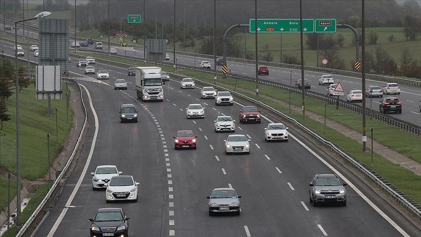 Bayramda yola çıkacak sürücülere trafik kazalarına karşı uyarılar