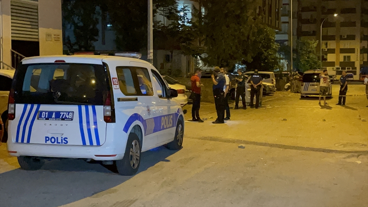 Adana'da çıkan silahlı kavgada iki kişi yaralandı, hastanelere götürüldüler