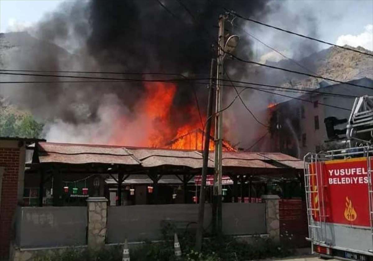 Artvin'de Otelde Çıkan Yangın Söndürüldü