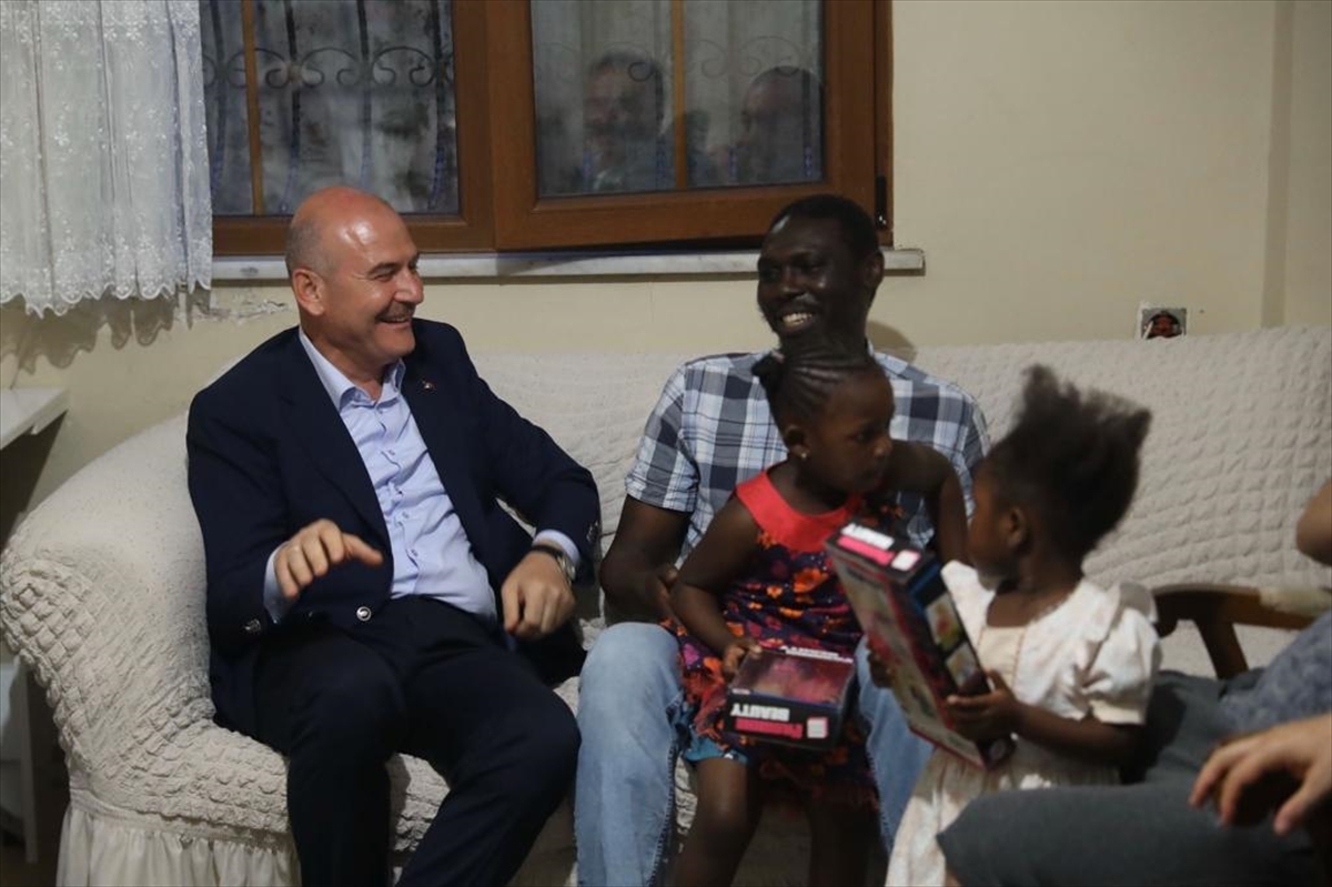 İçişleri Bakanı Soylu'dan Senegalli Aileye Ziyaret