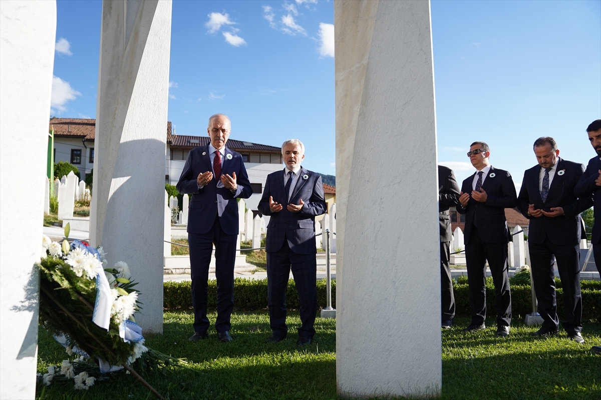 AK Parti Genel Başkanvekili Kurtulmuş, Kovaçi Şehitliği'ni ziyarete gitti