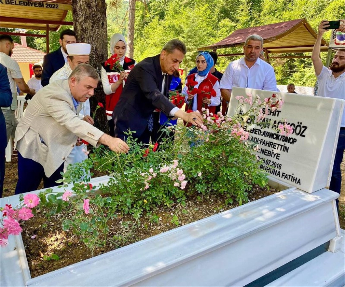 Sinop'ta 15 Temmuz Şehidi Açıkgöz Mezarı Başında Anıldı 