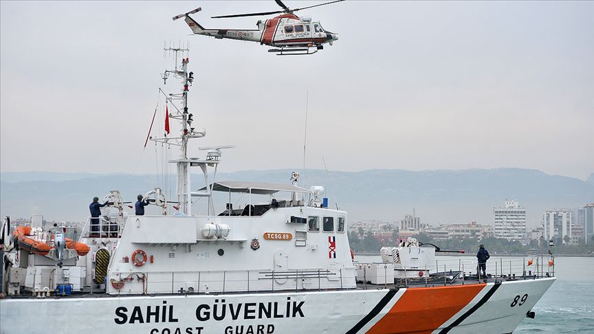  Antalya'da Sahil Güvenlik Ekipleri Denizde Kadın Cesedi Buldu