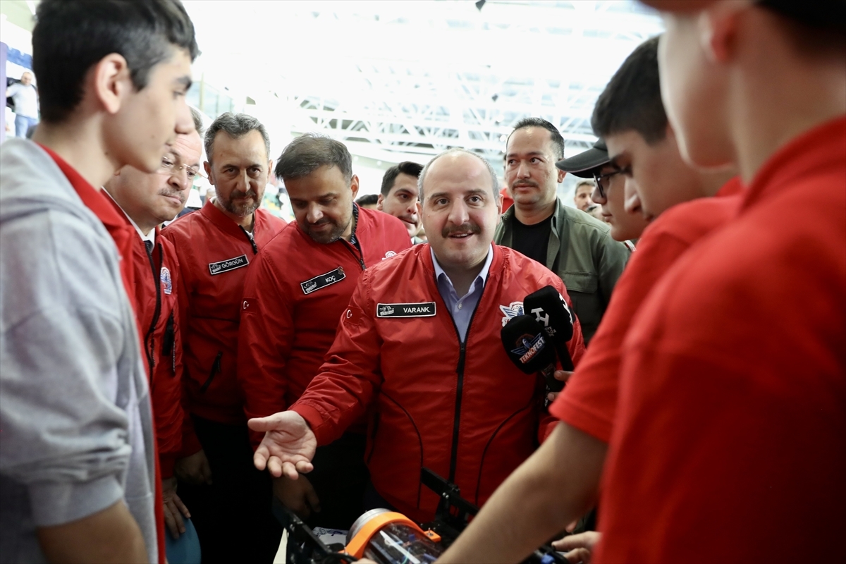 Sanayi ve Teknoloji Bakanı Varank, TEKNOFEST KARADENİZ'i Ziyaret Etti: