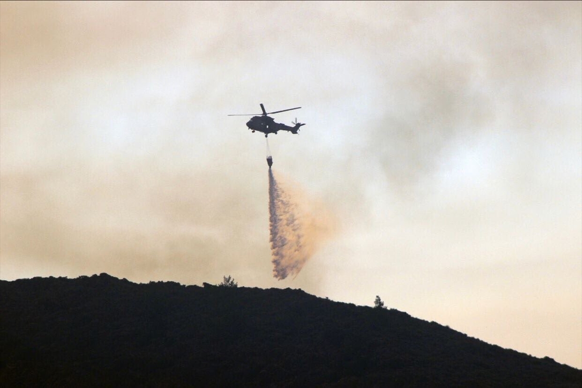 MSB, Kütahya'da Devam Eden Orman Yangınlarına Müdahale İçin 8 Helikopter Görevlendirdi