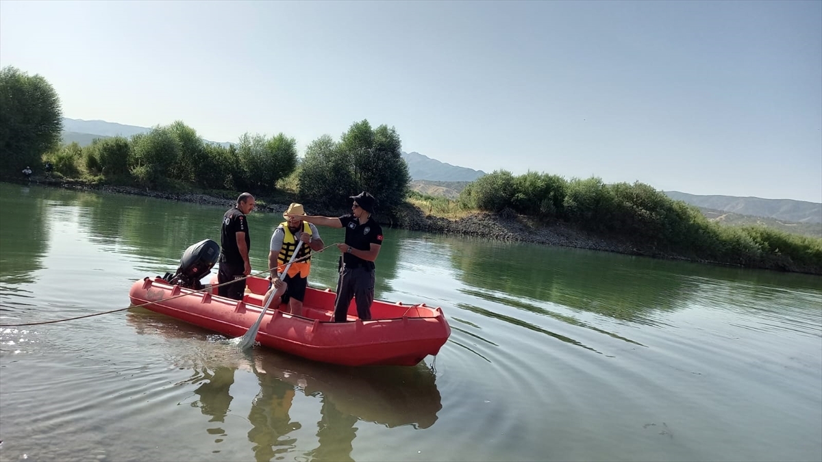 Murat Nehri'nde Akıntıya Kapılan Kişi İçin Arama Çalışmaları Devam Ediyor
