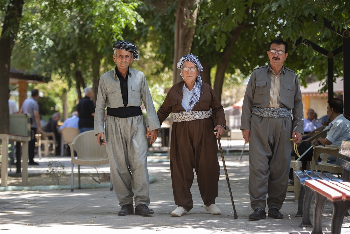 Erbil'deki Emekli Merkezi, Kütüphanesi, Spor Alanı ve Bahçesiyle Yaşlılara Sosyalleşme Alanı Sunuyor