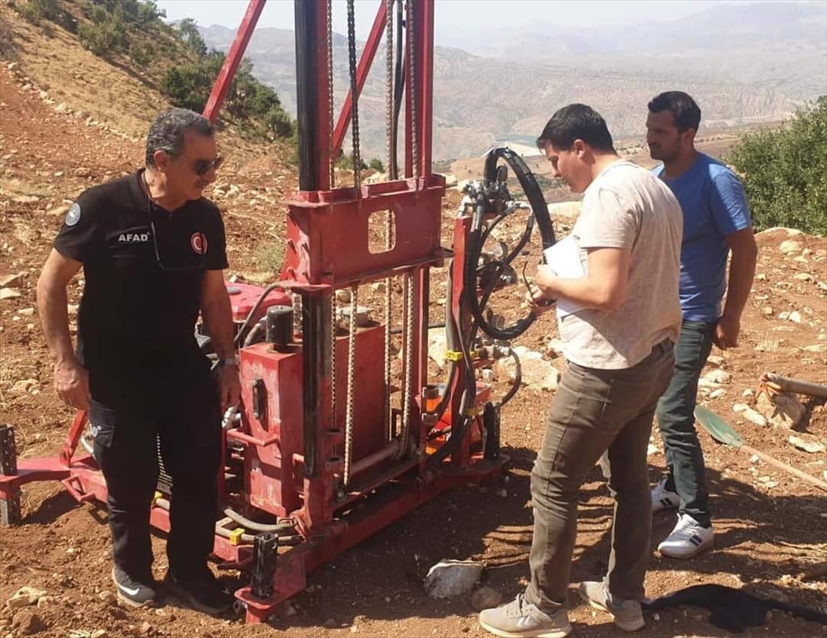 Siirt'te Yer Altından Sesler Geldiği İddiası Üzerine Köyde İnceleme Yapıldı