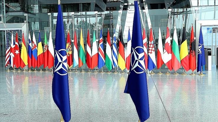 Fransız Parlamentosu, İsveç ve Finlandiya'nın NATO Üyeliğini Kabul Etti